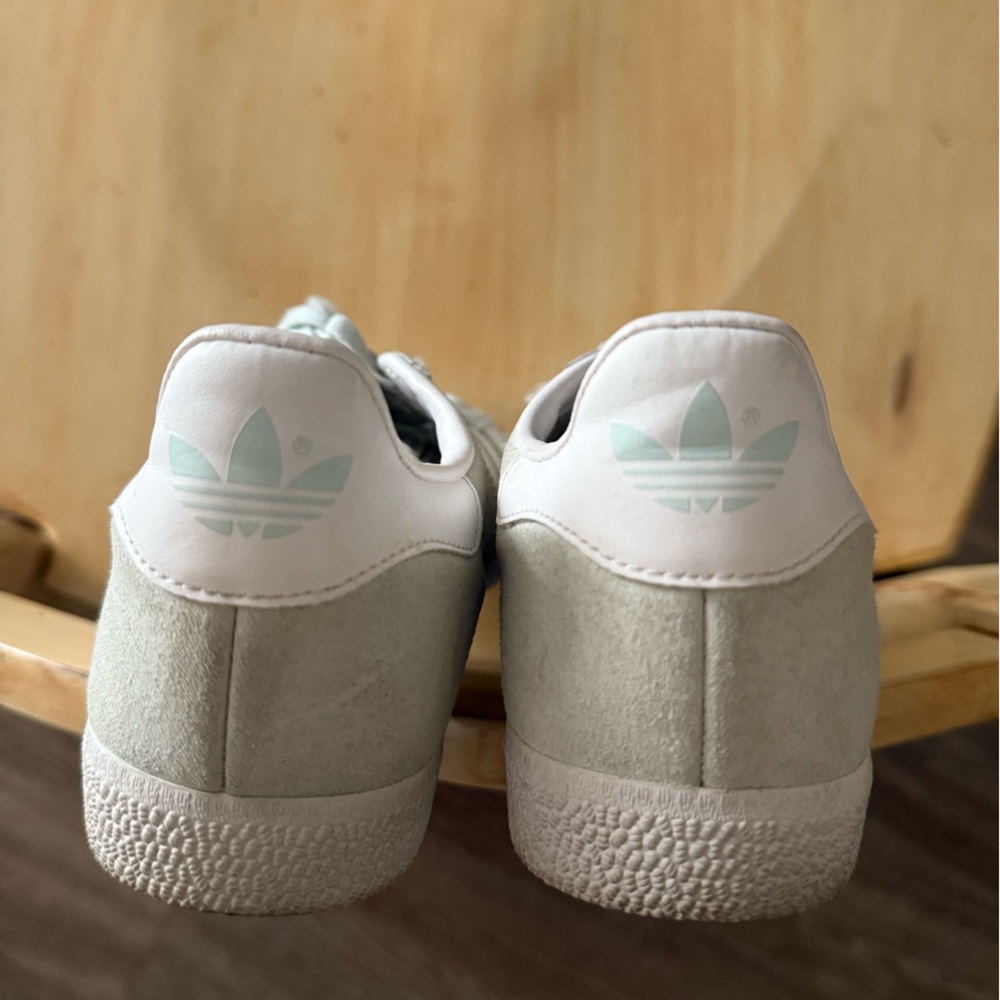 Adidas Giselle sneakers